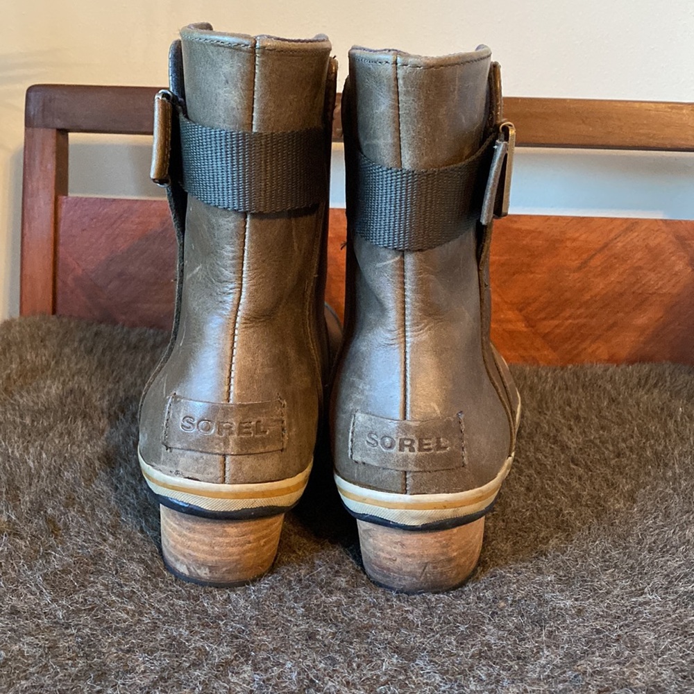 Sorel Waterproof pull on slim boot olive green size 11 - Picture 3 of 8